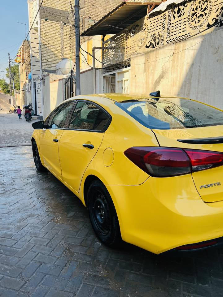 سلام عليكم
فورتي 2017 sالسياره ليبل واحد ما عدا البنيد مبدل 

تخم تاير جديد منضومه زنون السياره كامله من كل النواحي كير جديد قبل شهر شديته مكينه2000دوش لا تنقيص لا تبخير السياره خير من الله وسونارها موجود السعر 120وبيهه مجال 

الهاتف ***********
