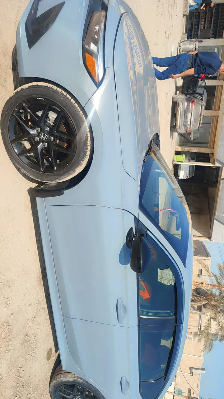 السلام عليكم ... السعر 160 لان السياره صارت عليها ب173 قبل سنه .. 

هوندا سفيك ..
موديل 23 ماشيه 45 مايل
لون سمنتي سموك مميز 
بيها حادث جاملغ وbdr بسيط جدا 
رقم بغداد باسمي تحويل بنفس اليوم ..
*********** علاء 
مكاني بغداد ..
