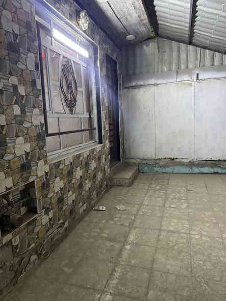 مشتمل لبيع ركن المساحة 50 متر  حديث مسلح 

الواجهة ،10

نزال ،5

يحتوي على مدخلين ثلاث غرف نوم استقبال كبير مطبخ كبير 

حولي +خدمات خارجية وداخلية 

العنوآن الطالبية شارع عشرين  قرب شارع الرئيسي الطالبية 

السعر ,220مليون مع المجال 

للاستفسار.

صلاح العادلي الشمري ***********

حيدر العادلي ***********
