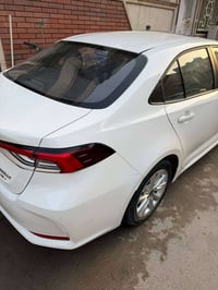 تويوتا كورلا 2025 hev الشكل الخليجي السياره ماشية 14الف كيلو بعدها جدي...