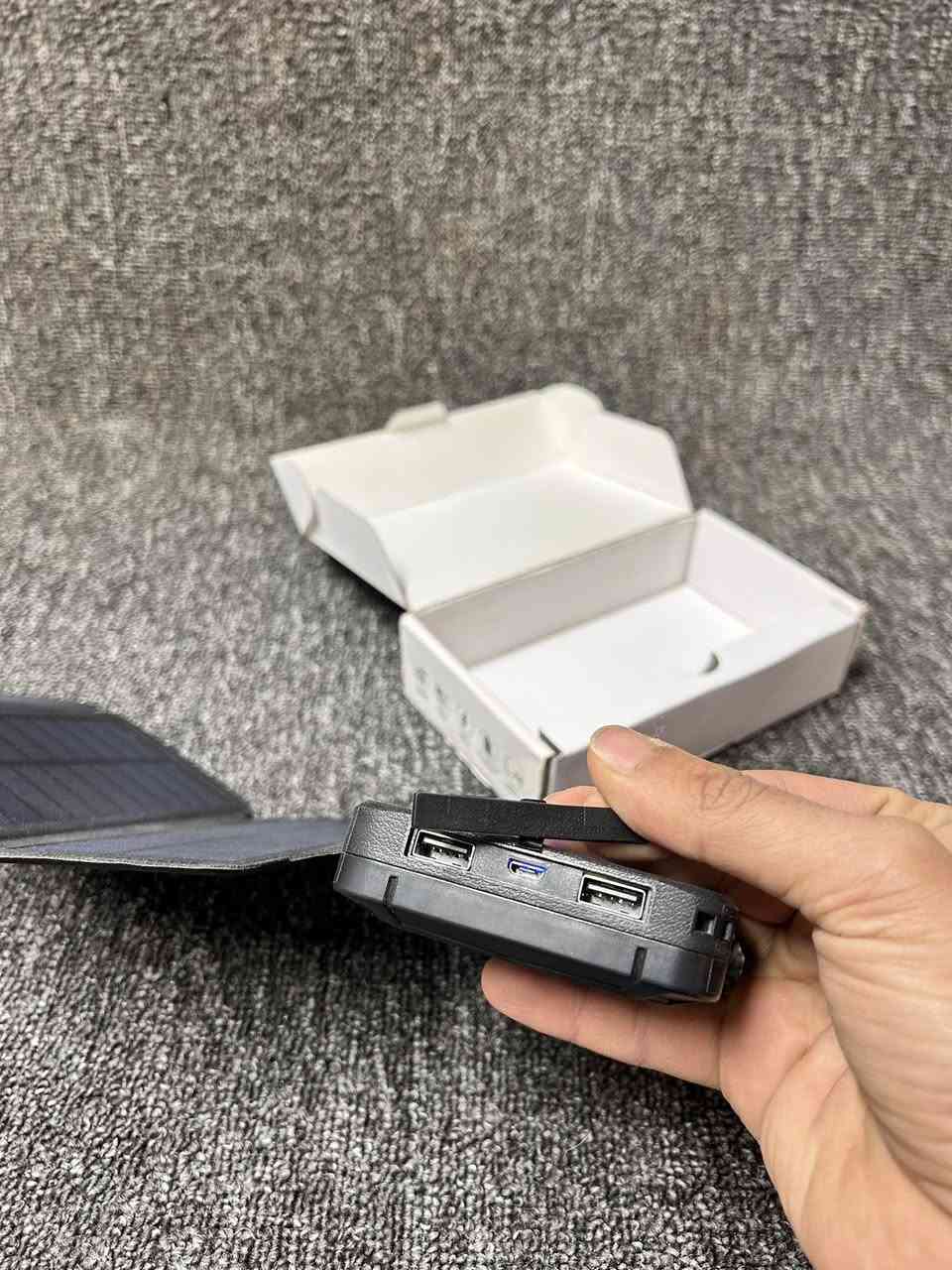 باور بنك Bower bank طاقه شمسيه
اربع الواح  
حجم 26.000mah 
يعني تشحن وترجع ليوره ومايخلص 
جديد غير مستخدم مفحوص


**إذا كنت صاحب هذا الإعلان وتريد حذفه لأي سبب، رجاءا أرسل رسالة إلى الدعم الفني**