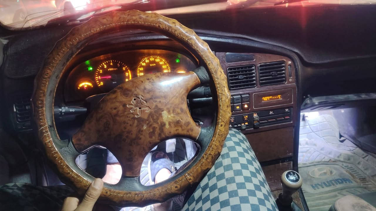 سلام عليكم بيجو بارص للبيع كاملة من كلشي مكينة او تبريد او حدادة او كاملة من كلشي رقم صدامي راعيهة موجود شوكت متريد تحول موديل ٢٠١٢ السعر ٢٥ او بيهة مجال اتصال او واتساب ***********
