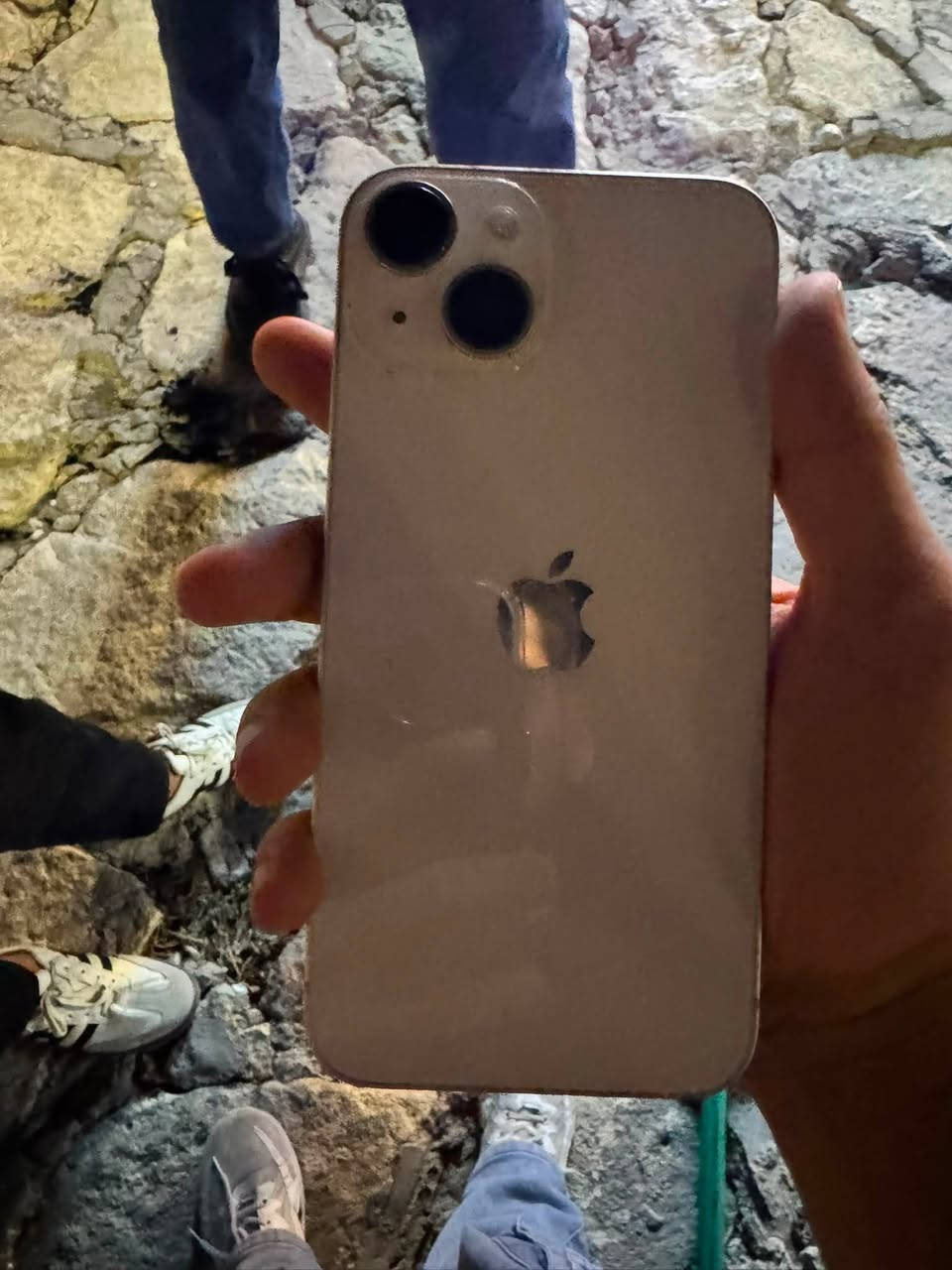 إعلان بيع آيفون14
للبيع iPhone14  بحالة ممتازة!

• السعة: 128 جيجابايت (مساحة ممتازة لتطبيقاتك

وصوركت).

• الحالة العامة: الجهاز نظيف وشغال بكفاءة عالية وبدون أي مشاكل، الشاشة والظهر بحالة ممتازة.

• البطارية: صحة البطارية بحالة جيدة جداً وتدوم معك طوال اليوم مع ميزة الشحن المحسّن.

• الملحقات: (الملحقات الموجودة

الكرتون، الشاحن،).

• السعر: (السعر المطلوب400قفل)

للتفاوض بالمعقول.

• مكان الجهاز: (بغداد الوزيرية ).

، يرجى التواصل على الخاص أو عبر الواتساب/ المراسلة لمزيد من التفاصيل (***********)✅

 مهم ‼️ ركز ‼️ شريحة الالكترونيه✅ ‼️

