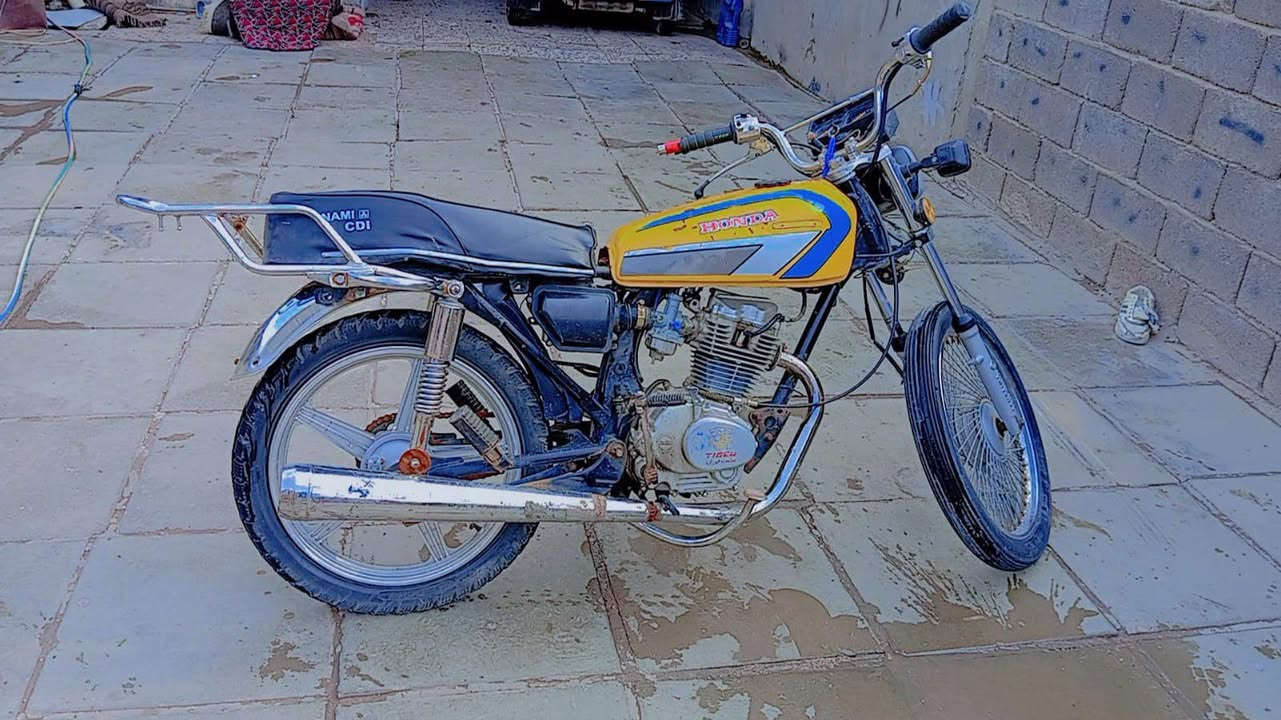 سلام عليكم دراجه اربعه كير البيع الدراجه نضيفه كلشي شغال بيه كهربائيات شغاله تجي طك  هندر واحد تشتغل امانت الله الدراجه نضيفه السعر 200وبيا مجال مكاني بغداد الكماليه تصال واتساب ***********
