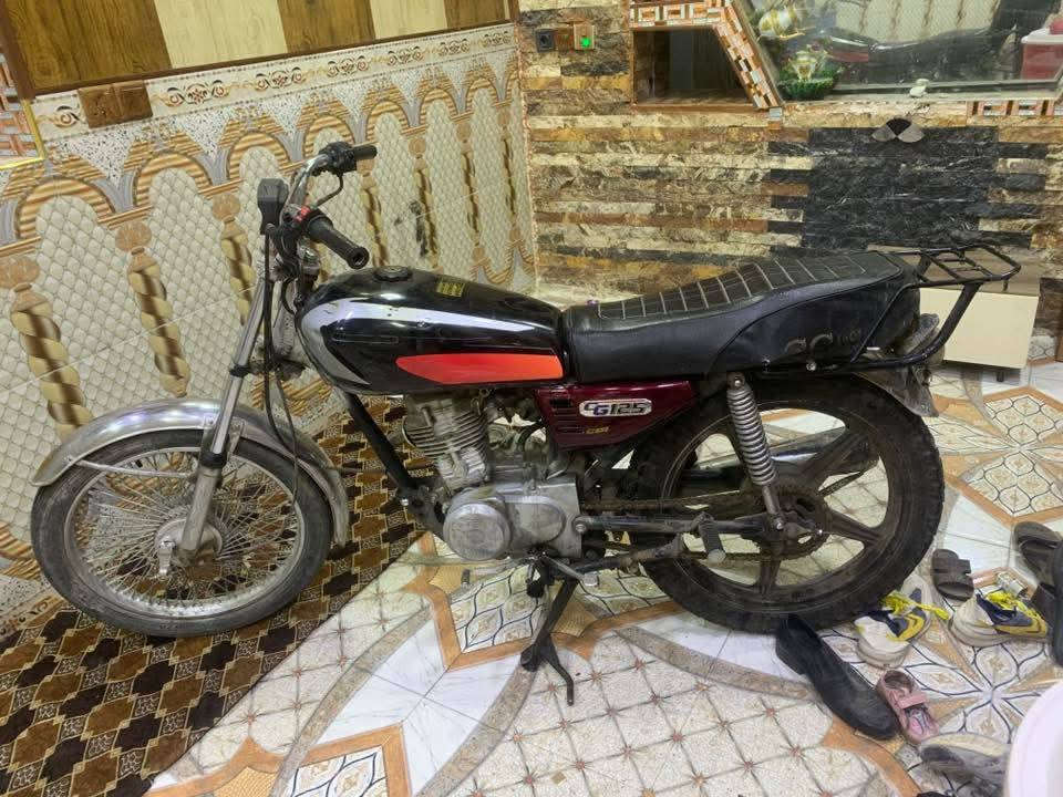 دراجه نامه 4كير للبيع ماطور كاعد كلشي ميحتاجله السعر 130الف قفل بدون معامله
***********
