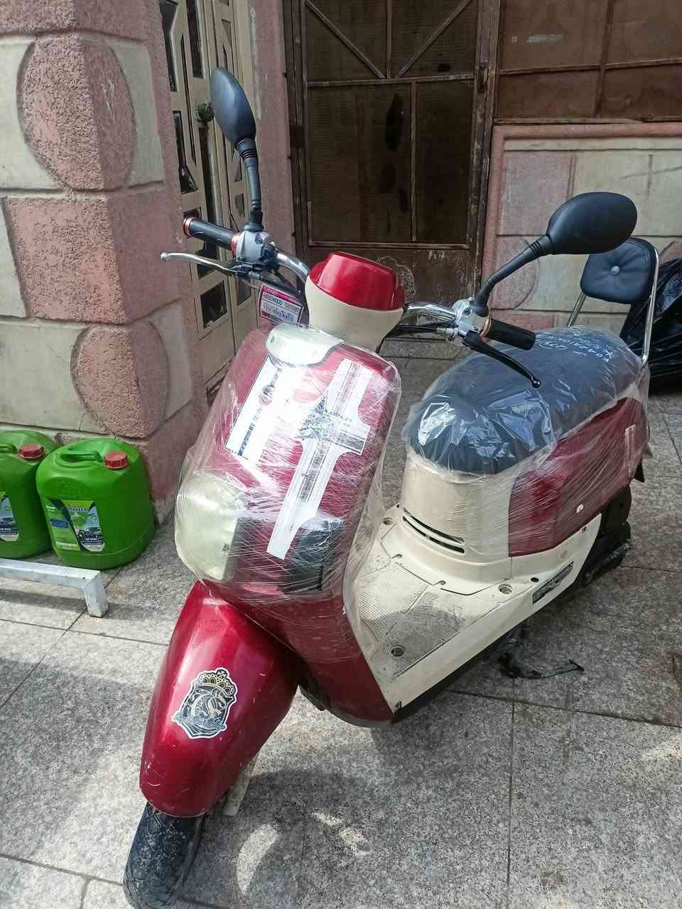 بوليس للبيع نكرة سلف كابريتة ب850 وبيها مجال مكينه ناعمه مفتوحه
نواقصها .صندوك ما ينسد والبريك مالتها مو شي تبدل دسكات ب 5 

رقمي:***********
