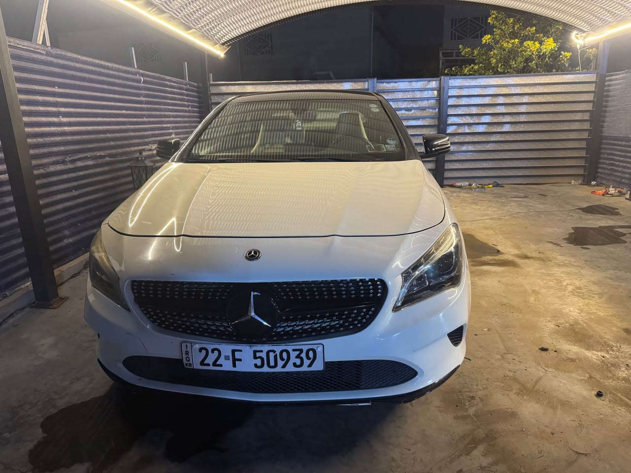 السلام عليكم شبابنا الطيبين مرسيدس شبابيه CLA250 فورماتك موديل 2018  ماشيه 108 الف كم رقم اربيل هزه وفحص صالح لغاية شهر الثامن سنويه جديده باسمي تحويل مباشر  مواصفات فوول ميحتاج اكتبلك جريده  فوول السياره محرك 2000T  وارد داخله كليين للعراق هنا صار بيهه صبغ باب وجاملغ خلفي ايمن اثر شخط بدون  دواخل  السياره جاهزه   كير محرك تبريد كله جديد بيع او مراوس حسب القناعه والسعر المطلوب 150$ ومكانه بغداد حي العدل  واي استفسار ثاني *********** بغداد, العراق
