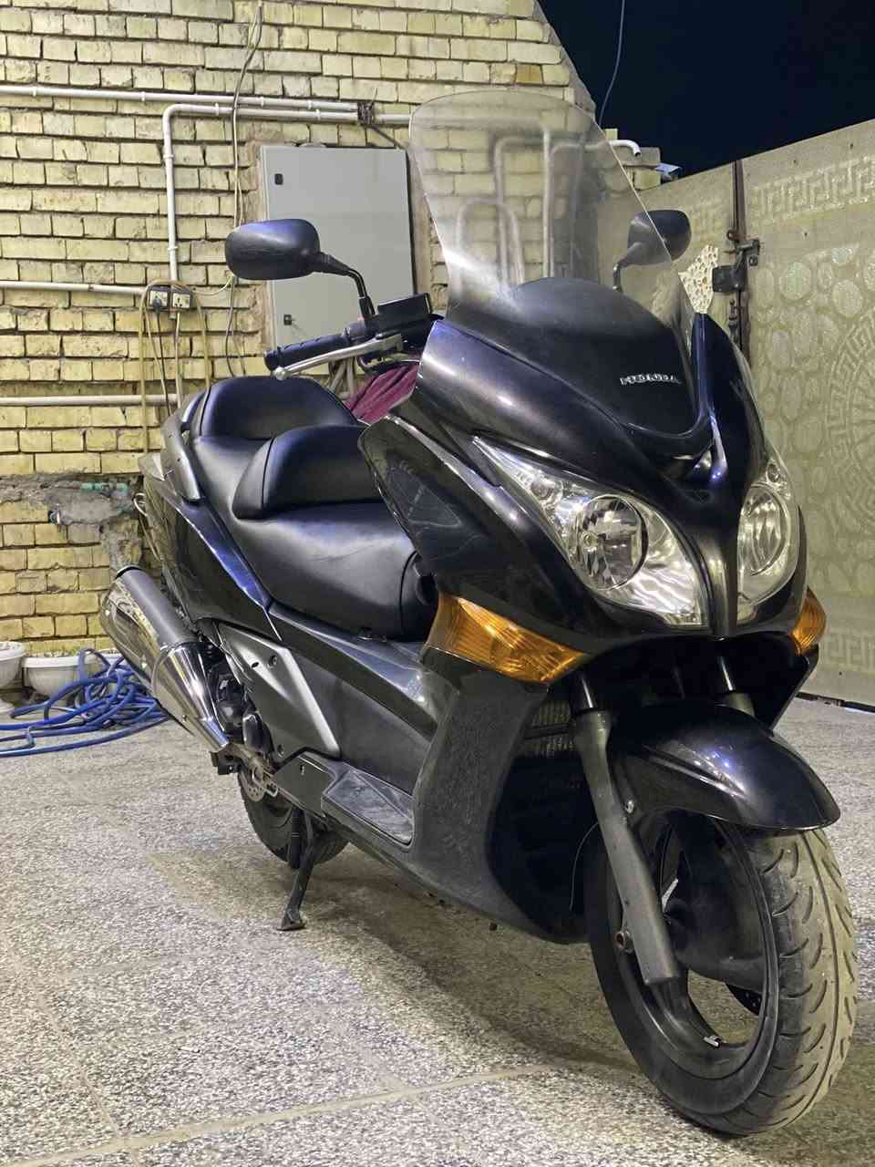 السلام عليكم سلفر جيتي 400 دراجه وكاله علي مدلل جديده كفاله عامه فقط اكو خدش مال وكاله سعرها 24 وبيها مجال حك الجيه الانتصال *********** بغداد الزعفرانيه
