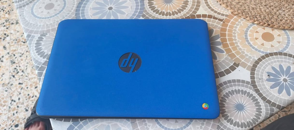 ​💻 لابتوب HP Chromebook 11A.. الأصلي والنظيف جداً! 🔥
إذا تدور جهاز "حمال أساية" لإدارة صفحاتك، للدراسة، أو للتصفح والبرامج اليومية.. هذا الأنسب الك! 🌟
​✨ أهم المواصفات والميزات:
​النظام: يعمل بنظام ChromeOS الخفيف والسريع جداً (يفتح بثواني وما يعلك نهائياً).
​متجر تطبيقات كامل: يشغل كل برامج التواصل (فيس بوك، تيك توك، إنستغرام، واتساب، تليغرام) مباشرة وبسهولة مثل الموبايل! 📱
​البطارية: بطارية عملاقة تطول وياك بساعات شغل متواصلة (ينفعك بوكت انقطاع الكهرباء) ⚡.
​المتانة: هيكل قوي ومقاوم للصدمات مع كيبورد مقاوم لانسكاب السوائل 💧.
​الوزن: خفيف جداً وعملي للتنقل (1.2 كيلو غرام بس).
​المنافذ: يحتوي على منافذ Type-C الحديثة للشحن السريع ونقل البيانات.
​💾 الذاكرة والأداء:
​رام 4 جيجابايت DDR4 مع معالج AMD اقتصادي وسريع بالتصفح.
​ذاكرة داخلية 32 جيجابايت eMMC سريعة جداً، وتكدر توسعها براحتك عن طريق كارت ميموري خارجي أو فلاشة.
​📍 الجهاز بحالة ممتازة ونظيف جداً مثل ما موضح بالصور!
📥 للطلب أو الاستفسار عن السعر، راسلنا على الخاص أو علق بـ (تم) وتوصلك التفاصيل.


**إذا كنت صاحب هذا الإعلان وتريد حذفه لأي سبب، رجاءا أرسل رسالة إلى الدعم الفني**