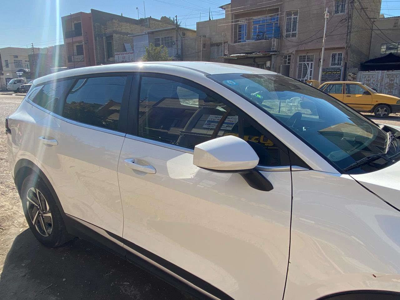 السلام عليكم للبيع سبورتج هايبرد 2024 امريكي صور الحادث موجودة بالمنشور بدون قطرة صبغ وتبديل فقط بارد بسيط جدا رقم بغداد بأسمي السعر 220 بيها مجال بسيط 
مكاني حي البنوك  
رقم الهاتف ***********
