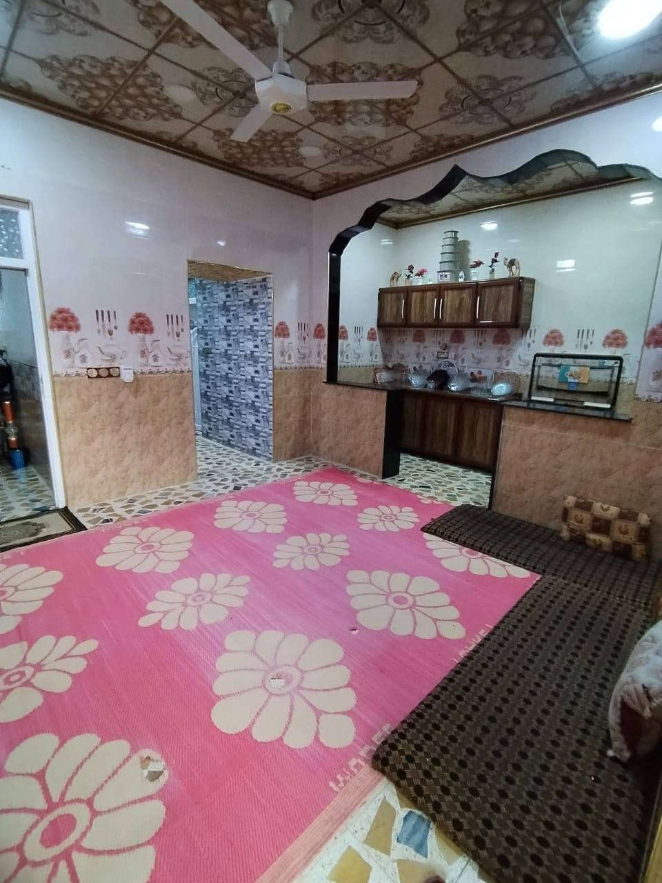 دار للبيع 200 متر قرار 20 داخل بل تمليك بلدية معاملتو 
حي السماح الثانية قرب مدرسة الأمام الزهري أو الملعب 
يتكون من غرفتين نوم وهول وستقبال ومطبخ وصحيات وبيتونة
بناء حديث الاستفسار انتصل عل أرقام 
***********
***********
موقع المكتب حي عدن شارع التنانير قريب عل صيدلية اليمامة مكتب قصر الريان
