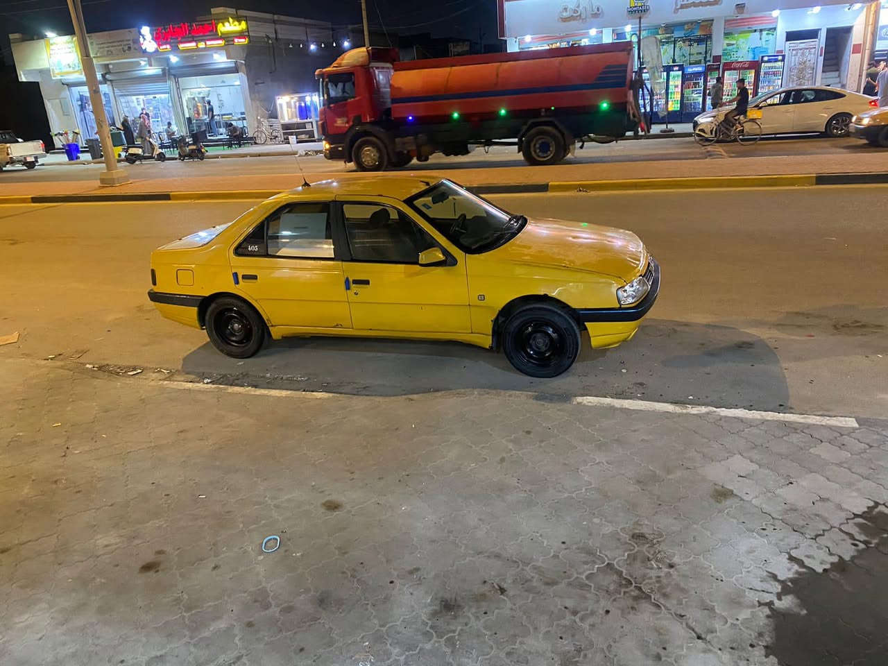 سلام عليكم 405 مديل 2016 رقم بصره نكليزي بسمي مصفره هيه وقرامات تحويل ثاني يوم مكينه بيه خيط تبخير وكير جديد حداديه جديده السياره جاهزه السعر 29 رقم الهاتف *********** العنوان البصره
