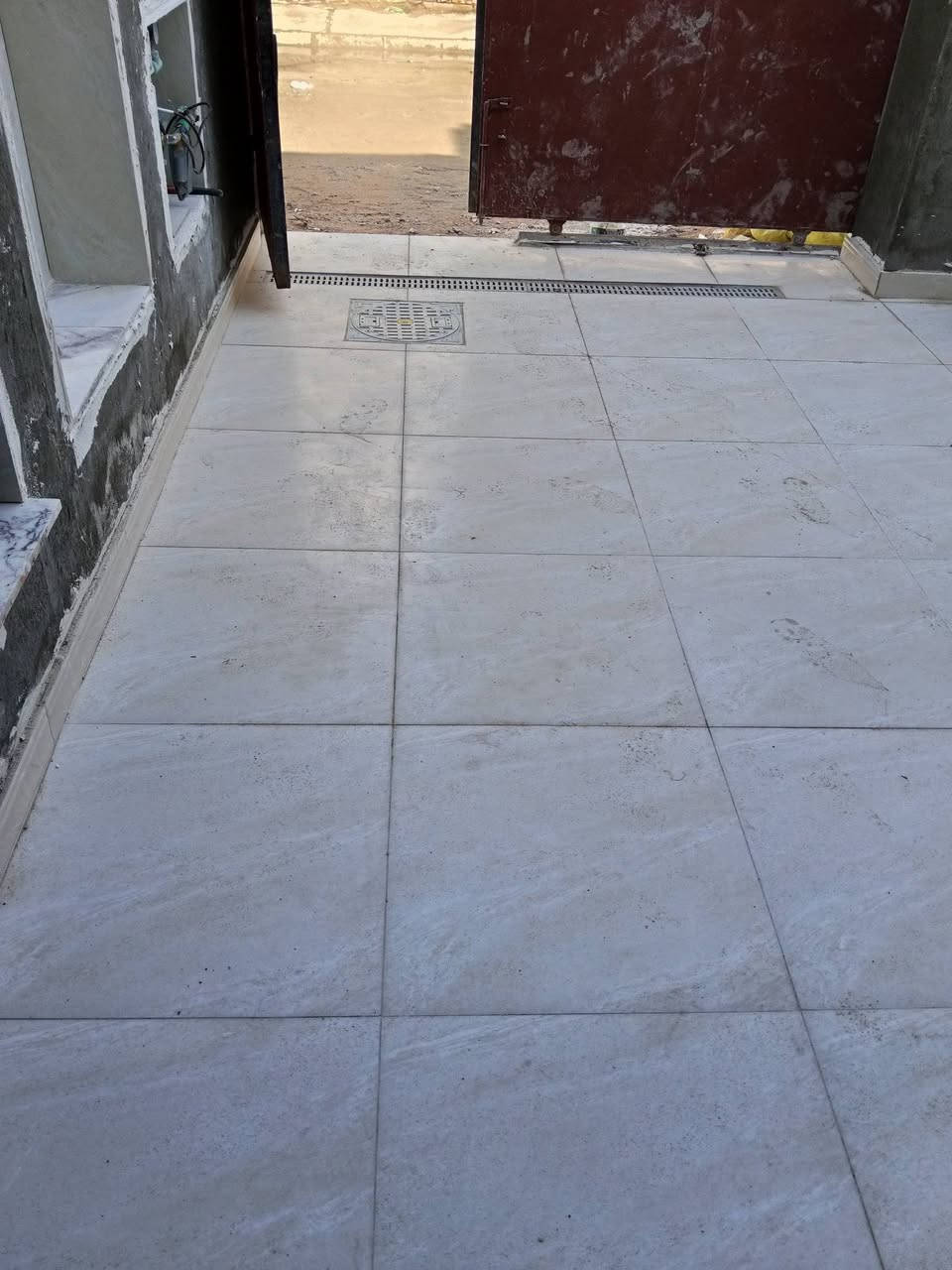 خلفه مصرى لتركيب البورسلين والمرمر والبايات والكاشى والجدران والالواح شغل درجه اولى التزام بالعمل للتواصل *********** مقيم بالسيديه
