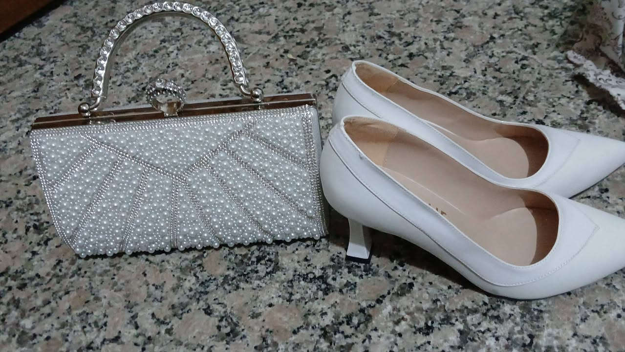 جديدات ماملبوسات شتريتهن اريد ابيعهن محتاجه ضروري


**إذا كنت صاحب هذا الإعلان وتريد حذفه لأي سبب، رجاءا أرسل رسالة إلى الدعم الفني**