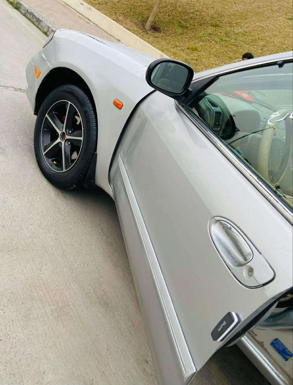 ٣٨ وه ره قه و مه جال
نيسان / ماكزيما📦
ماشآءالله شتي جوان ئةبي وابيت 
مؤديل ٢٠٠٤ محه سه 
ئارمى پلاستيك سليمانى
به شه رتى غه رامه 
به شه رتي به ناوكردن و ته حويل .
هه زه وبه رادى تازه
گيرومه كينه ي بيلا ٣٠٠٠ هه زار
ره نگ /سلڤه ر 
ته بريد لة سةر سيوچ
مه كينه و گيري لؤك 
ناو زه رد 
شاشه + مكةبه ره ي بيلادي
چوارجام كاره باي
لايت عه ده سه  
بلاجكتؤر زينؤن+ 
ئيشاره ت ليزه ر 
قفل مه ركه زي
ئالير بيلاد له گه ل سويچ ئيش ئه كات
ماشآءالله ناو دةري خاوين
كوشن گاعي داشبل لؤك بيلاد 
هه مووگياني له سه ربيلاد
‏‎تاقم تایەو ویلی  ئه ڤه لؤن ١ مانگه به سراوه
سه يا ره كه تير مه سره فه 
رؤن و هايدلدؤريكي تازه 
‏‎پيش  دوا شان و سه قف زؤر جوان ‏
پيشوو دواي تازه دا گيراوه
سه يارةكة لةرةسمةكان جوانتره
ئارم ئه وه ليات /غرامه /براوه/به شه رت 
📞☎️
***********
***********
