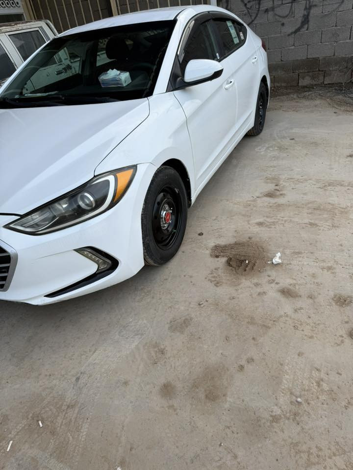 النترا 2017 مكينه 2000 دوش كير ومكينه وحداديه تخم تاير خير من الله رقم واسط دولي تحويل ثاني يوم شرط سوناره جديد بلمنشور لاتسالني شبيهه كله واضح كدامك السعر 115$ وبيه مجال للشراي 
***********
