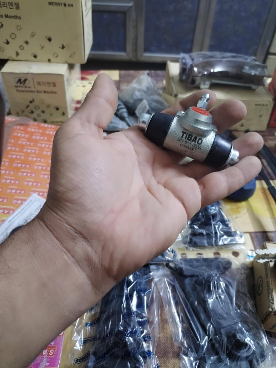 عنبار بريك امامي 
عنبار بريك خلفي 
بولبرن امامي 
بولبرن خلفي 
***********
