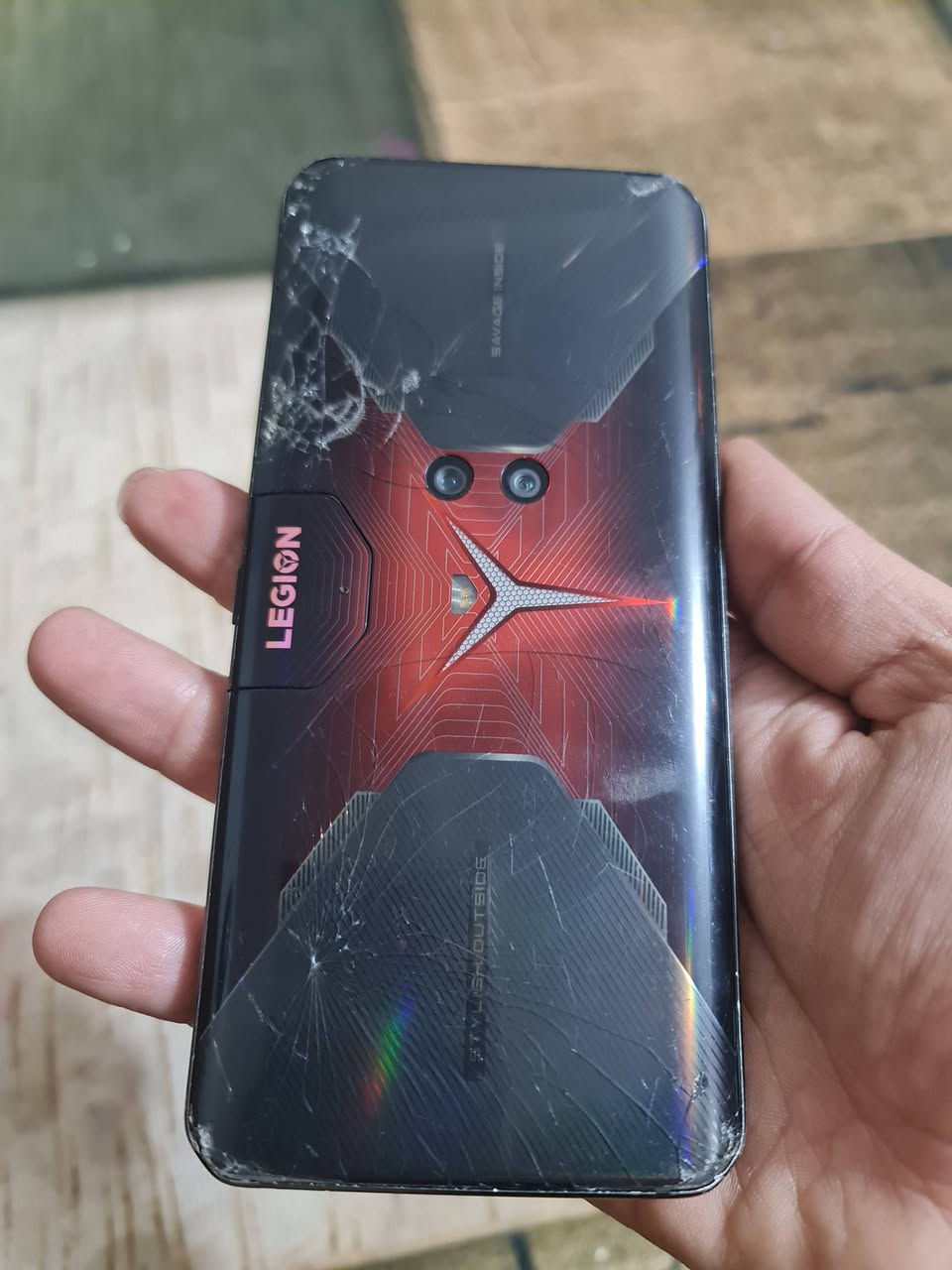 Legion Phone Duel ذاكره 256 الرام 12 بدون ملحقات ببجي يدعم 90 فريم شاشته 144 هرتز ظهره مفطور والكلاس ماله بس ما مؤثره ابد سعر 225 بمجال قليل للاستفسار اكثر اتصل ***********
