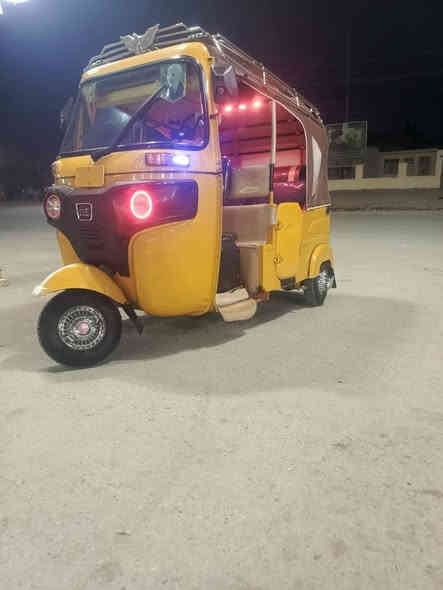 سلام عليكم تكتك مديل 21كفاله عامه
بس دوس معمره تكتك جاهزه الله شاهد ما عوزه ربع كبل الشارع مكينه مجفته تجفيت درجه اوله اصلي دوشمه صفريات دمام وشاشه دشبول جاهزه ربع ما عوزه الله شاهد 

رقم بغداد تحويل ثاني يوم 

مكان بغداد مدينه الصدر  السعر خاص رقم   ***********
