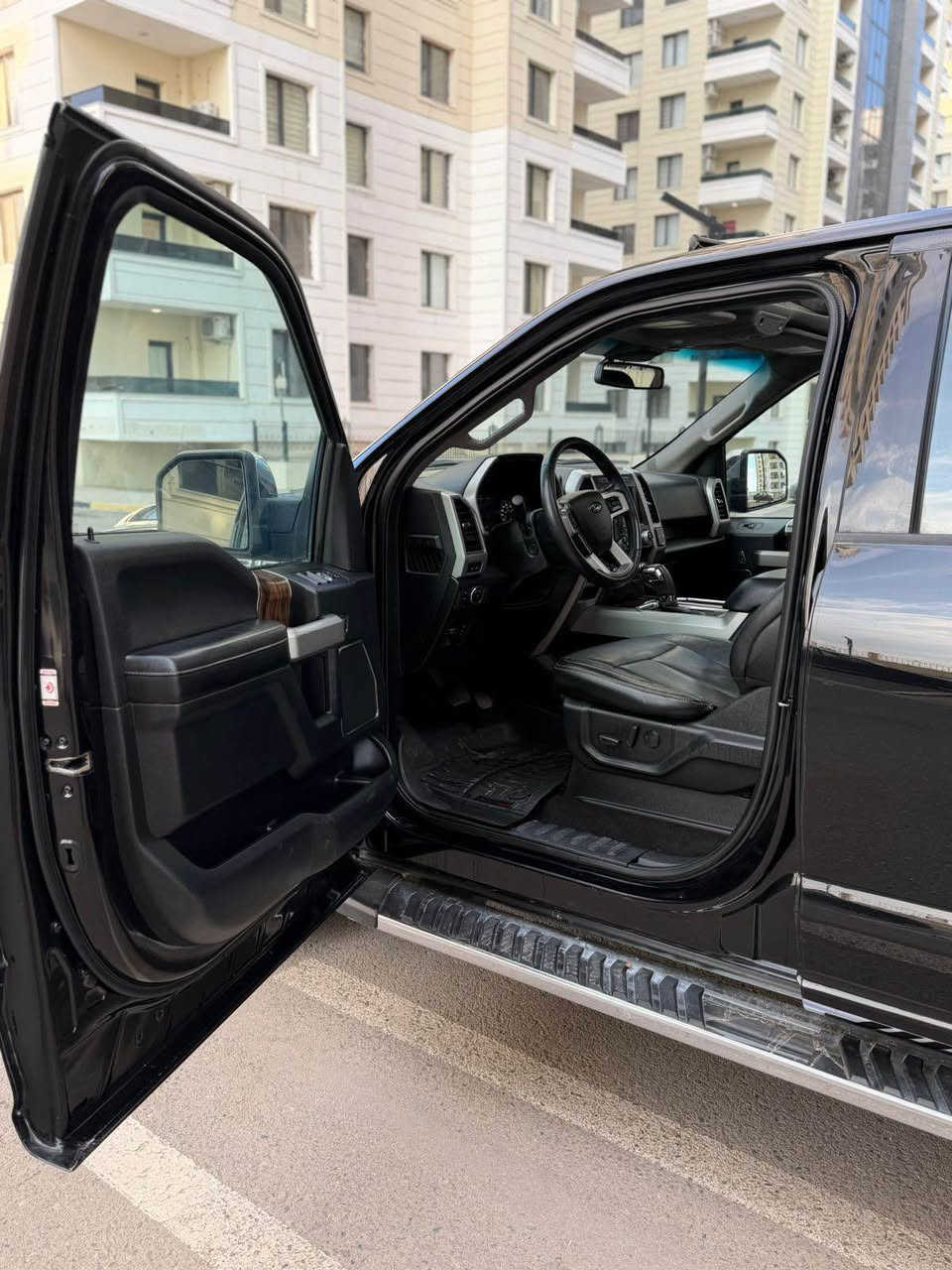 فور F150 مودئل 2020
لارياد فول مواصفات گير طياره بانوراما
 8 بستن بنزين
رقم اربيل سياره له   دهوك 
سعر 275$ ورقه 
*********** دهوك, العراق

