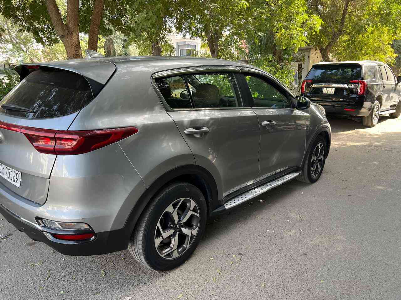 السلام عليكم سبورتج 2020
وارد امريكي بدون حادث بدون صبغ حته دعاميات 
بيه بارد بطارف البنيد قليل
محرك 2400 
حساس خلفي 
كامره 
السياره مواصفات عاديه 
كير محرك مكفول 
مابيه نواقص 
85 ماشي 
سعر 170 
بغداد الوزيريه 
***********
