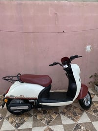 ٦ بطاريات مستخدم قليل جدا السعر ٨٥٠وبي مجال رقمي ٠٧٧٥٥١٦٨٤٦٠