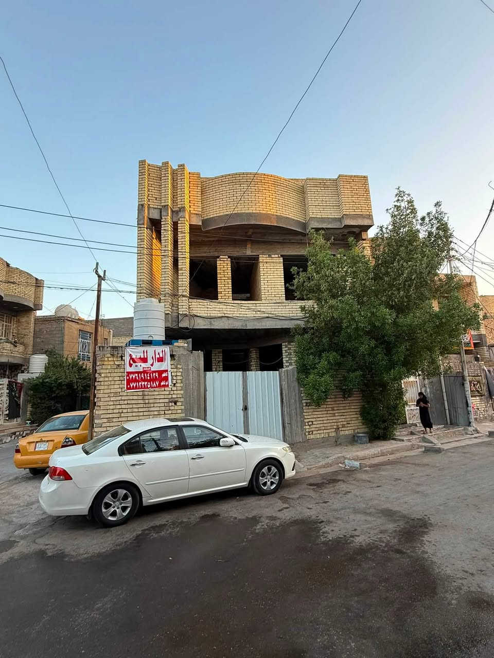 سلام عليكم هيكل المساحه١٠٠متر طابقين ونص
الفوك سويت ٣غراف نوم لاستفسار ع الرقم ***********
