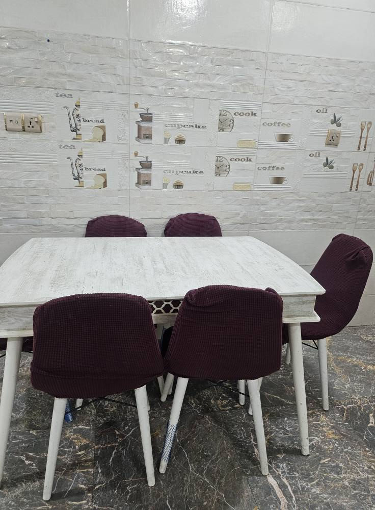 السلام عليكم غراض للبيع نظيفة جدا تواصل عبر الرقم ***********
