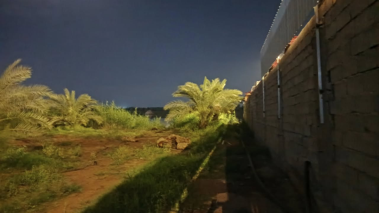 سلام عليكم دونم شاطيه سده وشط
الوجهة ٢٦ الباقي نزال
مع بيت طابقين عدد ٤ غرف مطبخ استقبال صحيات كراج
العنوان المدائن منطقة اتويثه الاستفسار اتصال برقم ***********

