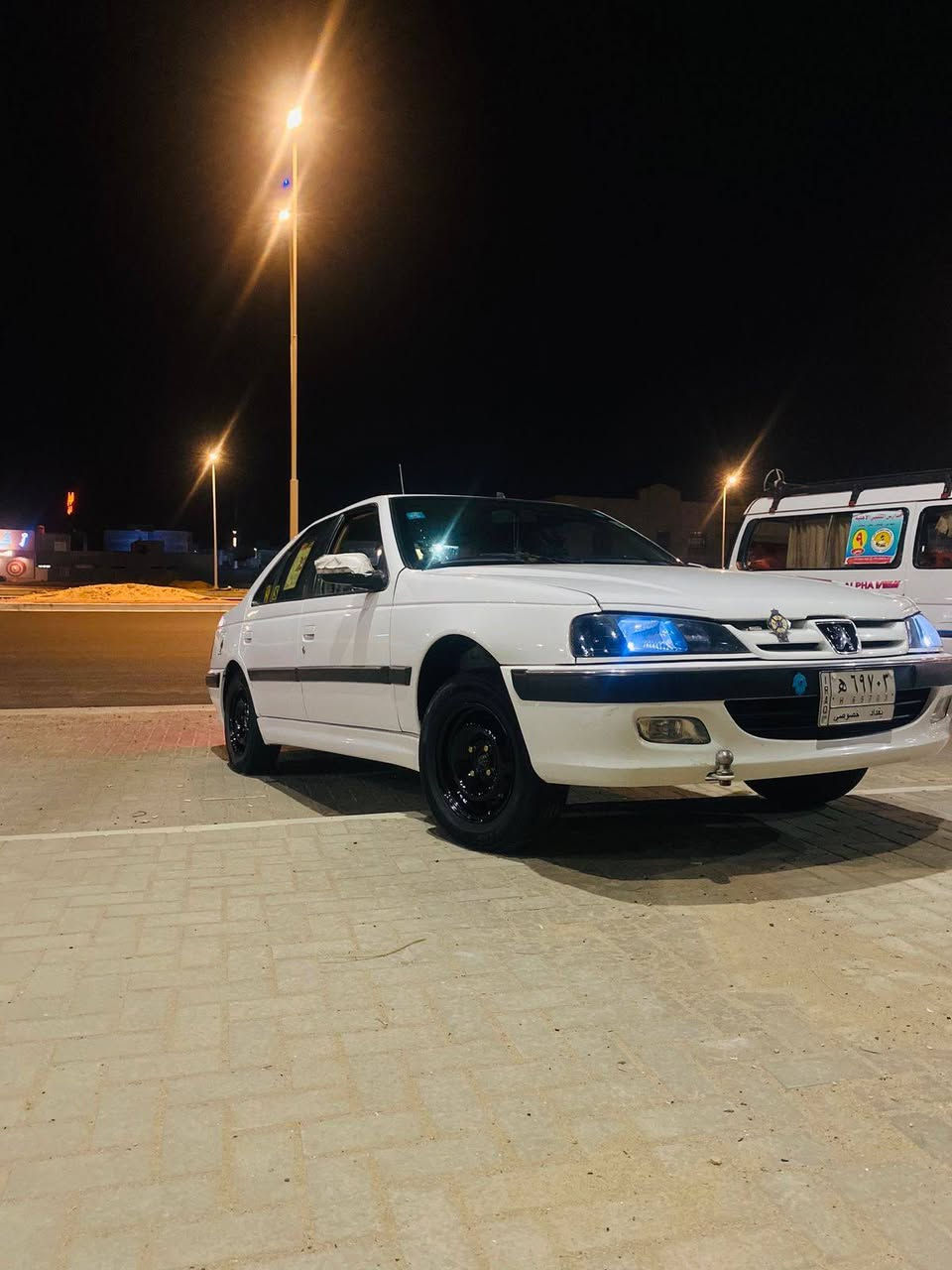 سلام عليكم.بيجو بارص موديل 22 كفالة حرة سنويه ل27 مكان بصرة سعر 77 وبيهه مجال قليل للشراي يجي واتساب ***********
