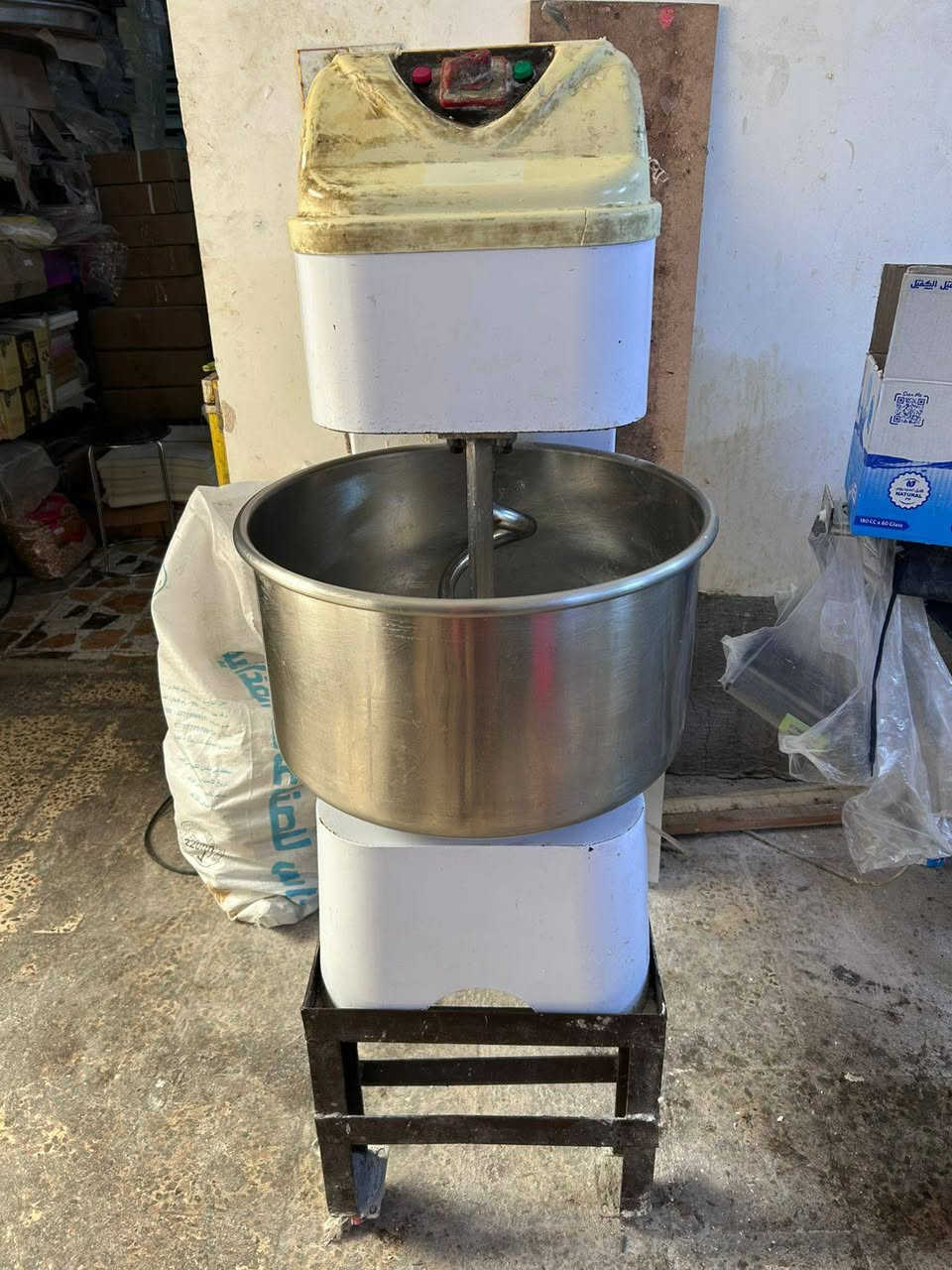 عجانة تركي نصف كيس للبيع  نظيفة جدا السعر 600الف للاستفسار الاتصال ***********
***********
