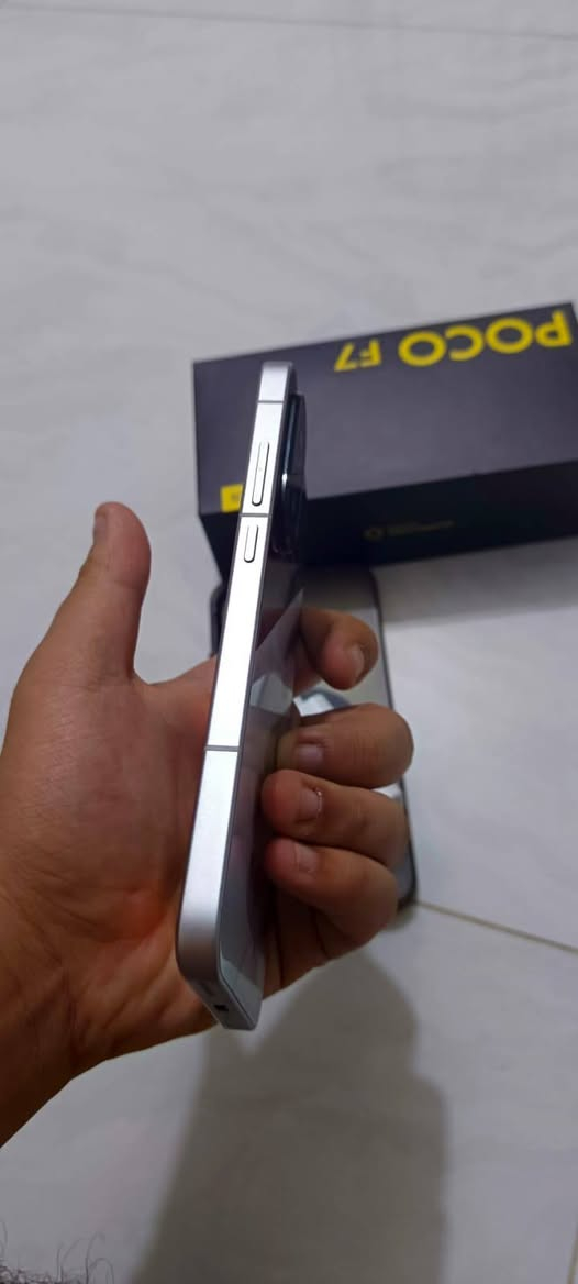 سلام عليكم

بوكو f7 256
كامل ملحقات شاحنه اصليه 90w مال كارتون وكفر ماكسيف وكارتون الجهاز
مكاني بغداد للتواصل واتساب
***********
سعر 450 وبي مجال بسيط
