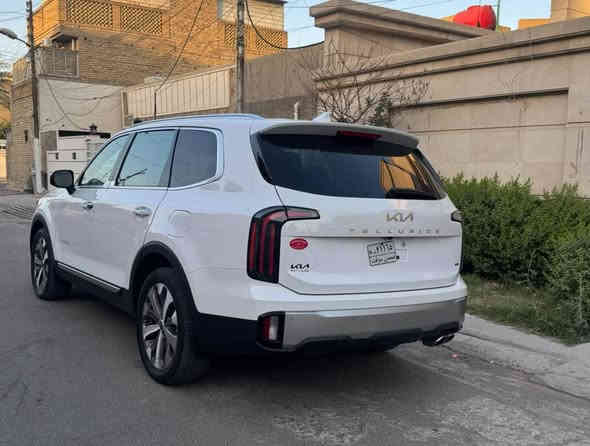 السلام عليكم
للبيع كيا تيلورايد 2023 SX أعلى فئة بالتيلورايد
لون ابيض مرغوب 
بدون رقم منيفيست بأسمي تترقم اي محافظة ماشية 35000 مايل
المواصفات :-
 شاشة متصلة GBS كاربلي
 مداخل شحن، شحن لا سلكي
 كشنات حار بارد تدفئة تبريد جلد طبيعي، كشن الوسط متصل و ليس منفصل ( المرغوب)
فتحتين بردات 
توقف ذاتي
رادار امامي خلفي جانبي
تحديد مسار
نقطة عمياء
بصمتين
محرك 3800، 6 سلندر
و بعد بيها مواصفات جداً مرغوبة و مميزة
حادثها فقط تصليح ربع البنيد + تبديل جاملغ الأيمن بدون دواخل

عنوان :- بغداد / البلديات
هاتـف / ***********
رجاءاً بدون خاص راسل واتساب و بخدمتك.
