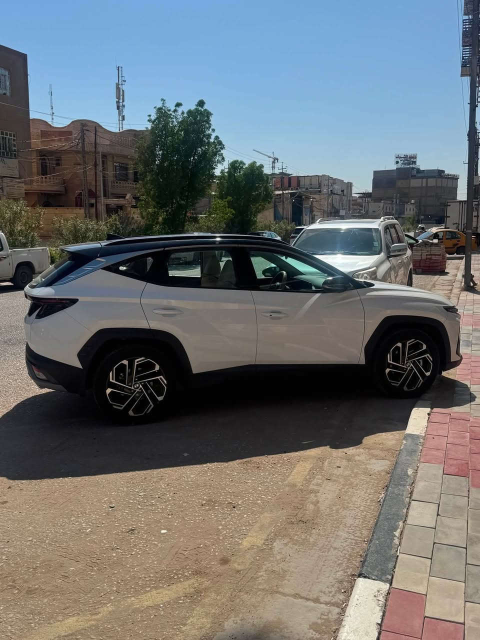 السلام عليكم
توسان ٢٠٢٥ تو كلر قمارة سودة خليجي

جنطة كهرباء

اوتوهولد

كاميرا خلفية

حساسات امامية خلفية

تدعم كار بلي 

مري شفط

كشنات الامامية كهرباء 

اخت الزيرو ماشية 5500 كيلو و وقابل للزيادة

رقم كربلاء 

السيارة موجودة بكربلاء 

للاستفسار ***********
