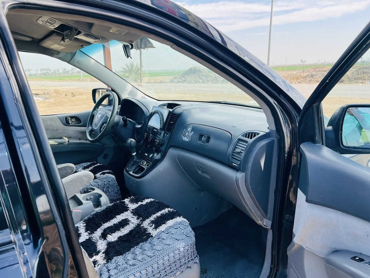 سلام عليكم كيا سيدونا مديل٢٠٠٨بيه فقط باب سدر مصبوغ والاستفساراكثر اتصل ع رقم *********** مكان سياره دوانيه قضاء المهناويه والسعر خاص
