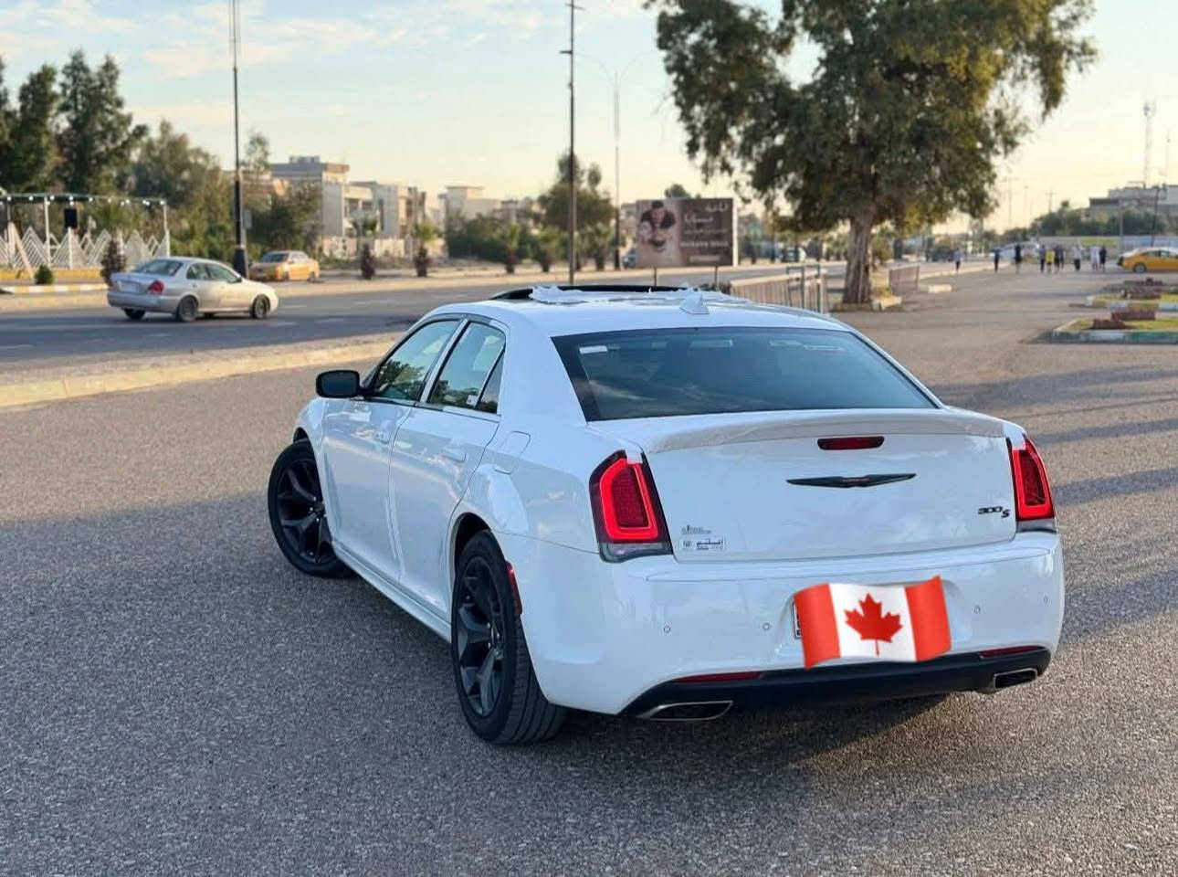 أّلَسِـلَأّمً عٌلَيِّکْمً 
كرايسلر S300 وارد كندي 
موديل / 2021
 گلين تايتل اخو الزيرو بالشرط / جلد احمر بلاد
رقم اربيل مميز 
العداد /  30,000 كم حقيقي 
رادار امامي /  جانبي
 مستشعر وقوف
بانورما 
تدفئة تبريد مقاعد مع المقود 
مراقبة النقطة العمياء
مصابيح زينون بلاد مع LED
ستائر خلفية كهربائي
التحكم التلقائي في درجات الحرارة
شاشة كبيرة مع نظام الملاحة نفكيشن GPS
سستم صوت الپاين مع مضخم صوت بيتش في الصندوق
ذاكره لحفظ وضعيات الجلوس / مقاعد كهرباء
كير شفتر بالمقود
بجم حاجب كبس 
ارضيات ممشدوده / سبير منازل بعد
مكان السيارة : كركوك 
38000 $ .


**إذا كنت صاحب هذا الإعلان وتريد حذفه لأي سبب، رجاءا أرسل رسالة إلى الدعم الفني**