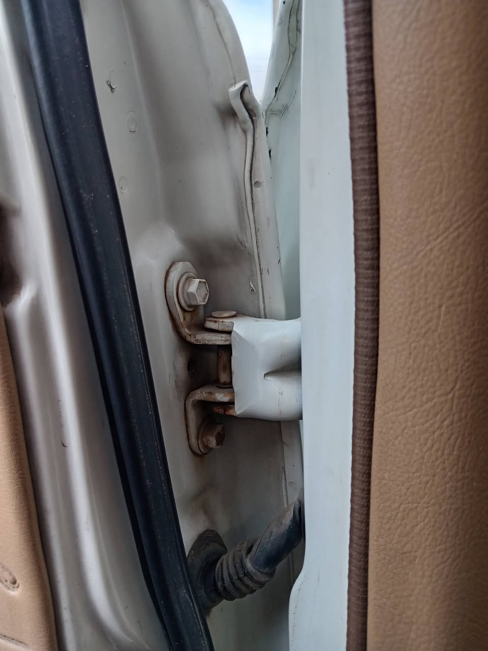 السلام عليكم ورحمه الله وبركاته اخوان سوبر للبيع موديل 1984
رقم بغداد مشروع وطني شرط تحويل مكينه بلادي وكير عادي
تبريد تدفئه كهربائيات عالشركه

للأتصال ***********
***********
***********
