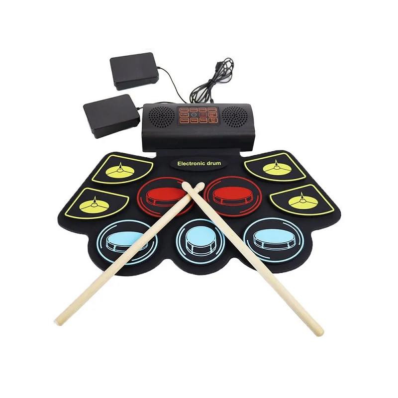 هو مجموعة طبول إلكترونية محمولة وقابلة للطي (Roll-up Drum Set) من طراز Vhffoso.
😎😎😎😎😎😎😎😎😎😎😎

إليك أهم مواصفاته ومميزاته:
لوحة تحكم وتوصيلات: تحتوي على واجهات لدواسات مزدوجة، مدخل صوت، سماعة رأس، واجهة USB/5V/2VMIDI، ومكبرات صوت مزدوجة مدمجة. 
المميزات الصوتية: تتضمن 5 أنواع مختلفة من مجموعات الطبول، و10 إيقاعات فريدة. 
التصميم: وسادة طبول من السيليكون قابلة للطي، وتتميز بوجود طبول متعددة مثل "Bass Drum" و "Snare Drum". 
الطاقة: تعمل ببطارية مدمجة قابلة لإعادة الشحن.
السعر 25 الف  
قطعة جديدة بالباكيت شحن تايب سي


**إذا كنت صاحب هذا الإعلان وتريد حذفه لأي سبب، رجاءا أرسل رسالة إلى الدعم الفني**