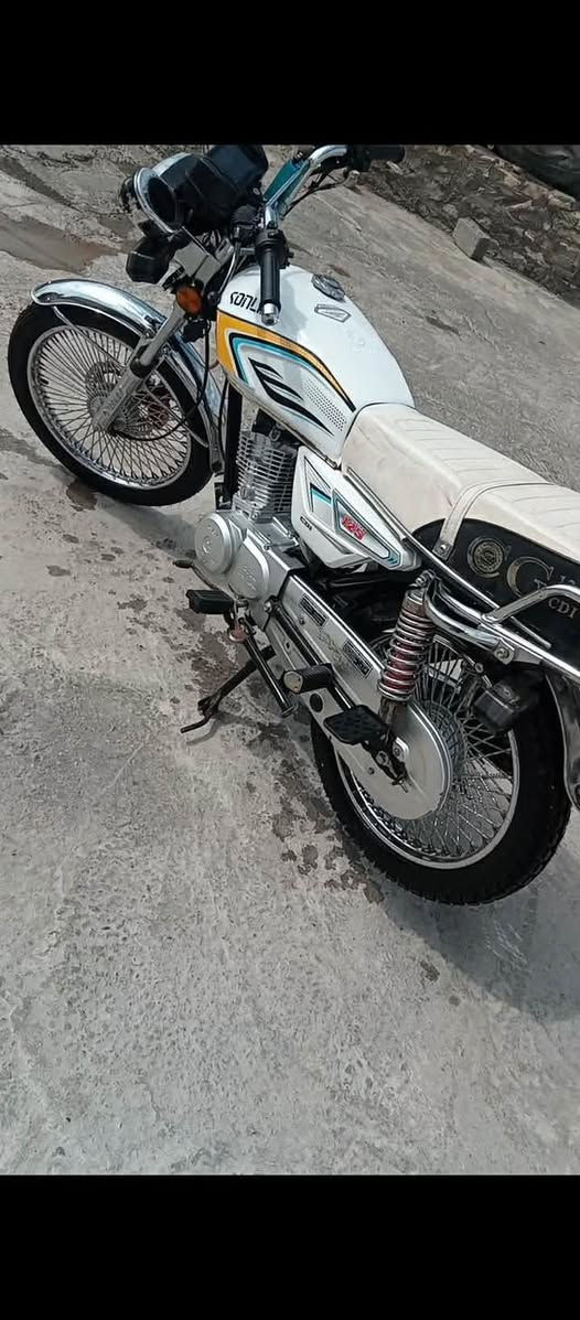 السلام عليكم تايكر 2024  خمسر كير صارله فتره من طالعه. دراجه حيل نضيفه على ضع الشركه خير من الله سعره 625  وبيهه مجال مكاني شوملي قريه الزبار ***********
