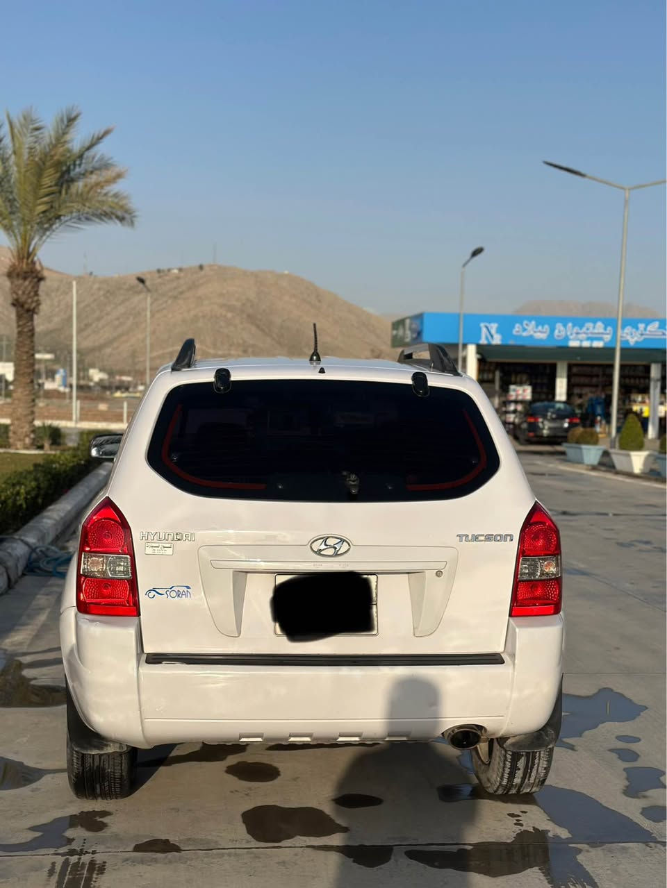 بە ناوی خوای گەورە
هۆندا تەکسۆن 2010 
188 هەزار کیلۆمەتر رۆشتوە 
نیو چەمەلەخ بۆیاخە یەک جیگای پەلە کارتە سەیارەکە زۆر جوان و پاک ماەوەتەوە مەکینە و کارەبای و هموو گیانی بە شەرت 
سعری 123 گەڵا و مەجالێکی برایانە شوێن رانیە
0750 784 86 49
0770 156 14 55 رانية, السليمانية
