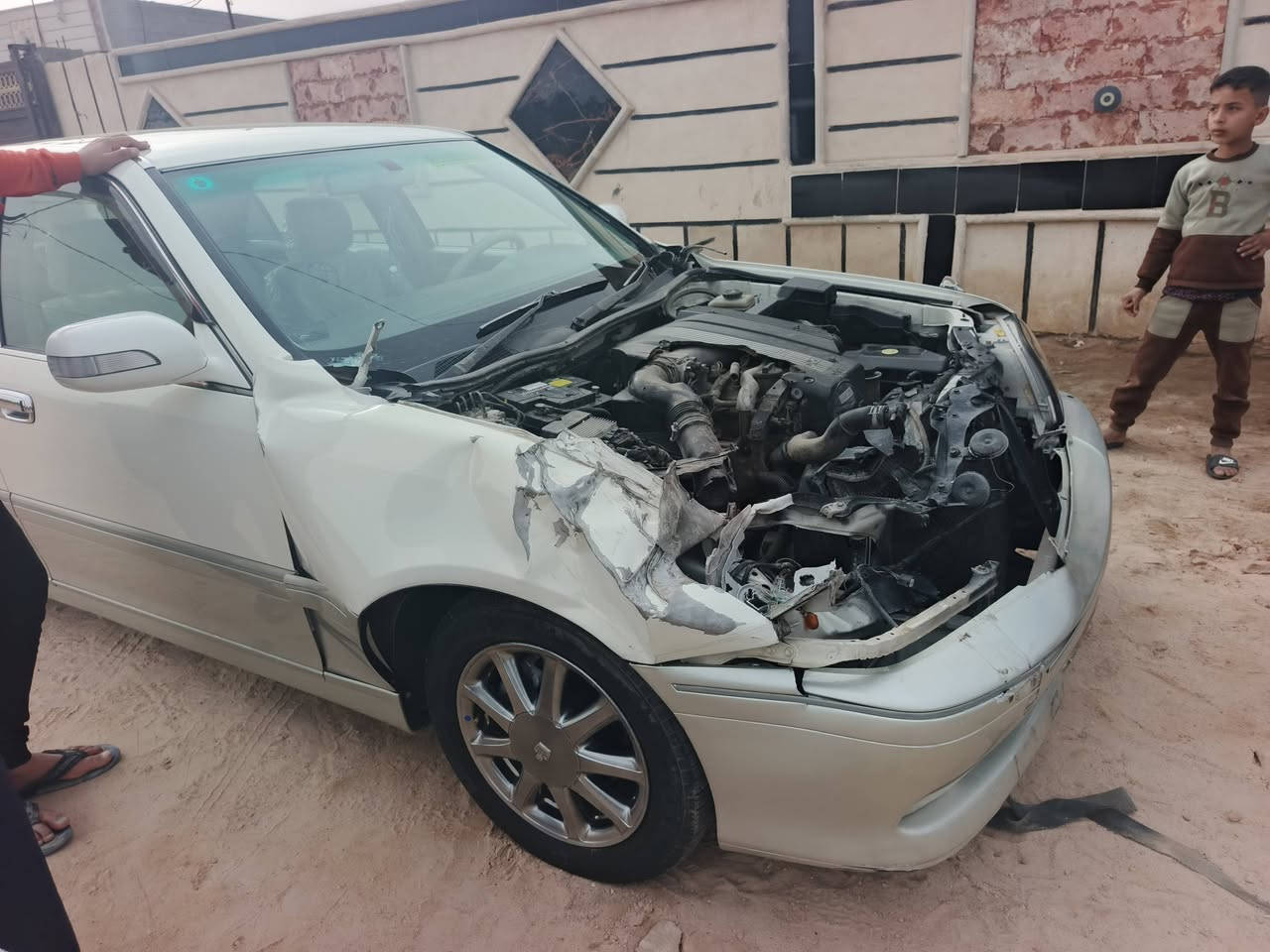 ملكة 2003 رقم بغداد انكليزي بسمي كريستال اصل ابيع على حادثها حادث سطحي بنيد وجاملغ وراديترات ***********
