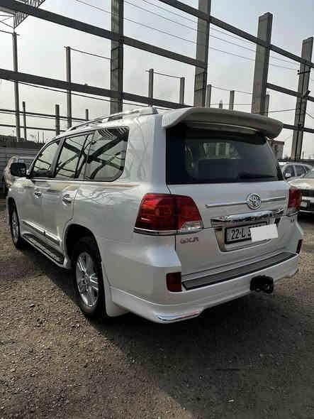 لاند گروز 2014 بريم 
عداد المسافة 172 ألف كم

مكفولة من الحادث والصبغ ماعدا الدعامية الامامية مصبوغة اثر شخوط موجود من ضمن الصور سونار جديد

مكان السيارة بغداد حي العامل

گير مكينة مكفولة السيارة كلش حلوة

السعر 39000$ وبيها مجال

***********
