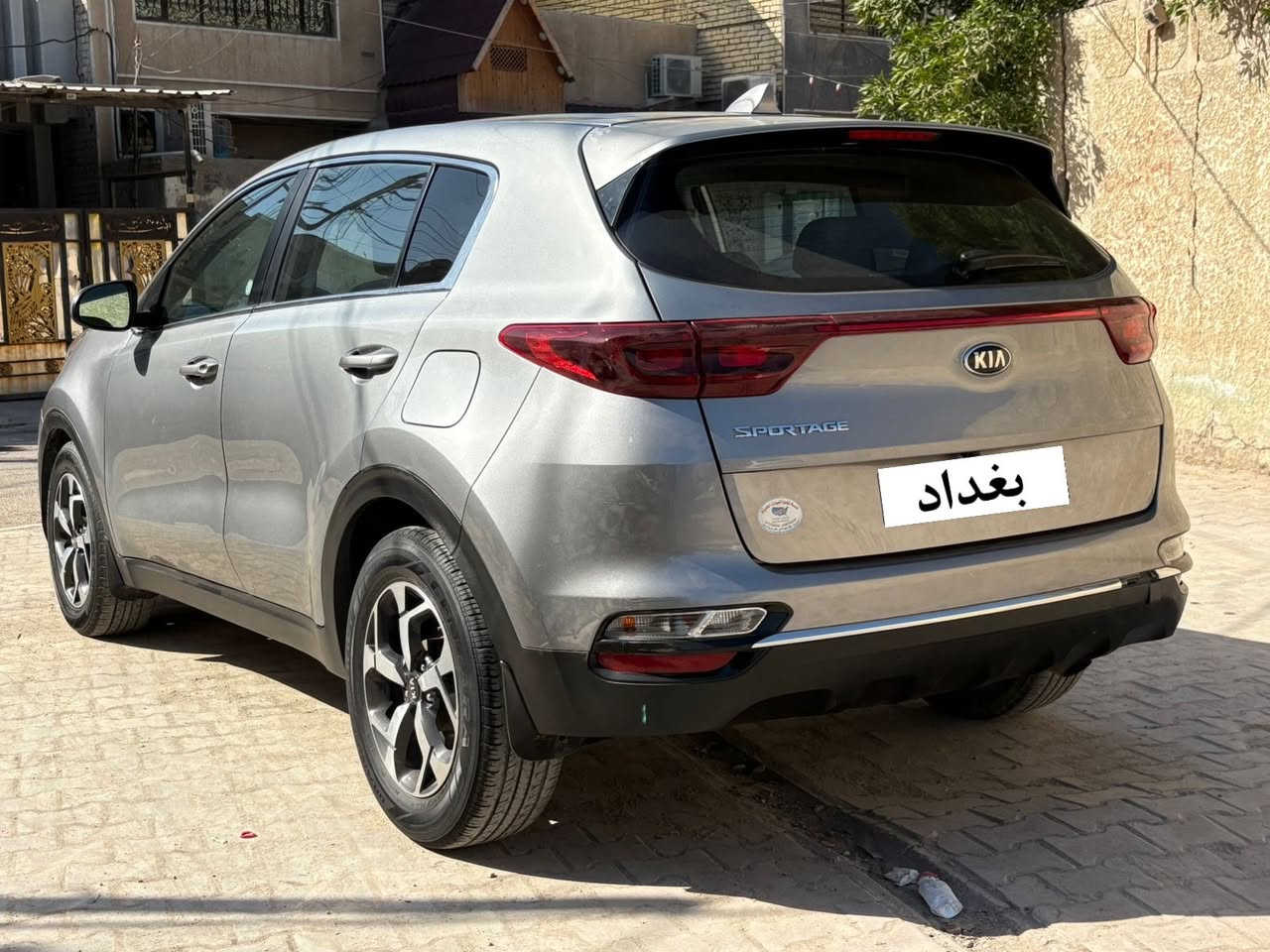 سلام عليكم كيا سبورتج  2021
السيارة جديده بيها حافه جاملغ  
السعر ١٥٥ مجال بسيط

موصفاتها محرك 2500
٧٠ km ماشيه
لد نهاري  + بك لايت LED 
كشنات كهرباء تدفئه
رادارات امامي خلفي
لايت ضباب
ويل كب 19
مود درايف 
تحكم ستيرن فول مع تحكم بلوتوث
قطعتين تبريد امامي وخلفي 
سايد بريك قدم 
لايت اوتو
اريل نفكيشن
حساس امامي
ويل كروم 
حساس خلفي
نضام منحدرات
كامره دواره 
شاشة اعطال
بعد بيها هواي موصفات
رقم السياره بغداد الدولي 

مكان بغداد ***********
