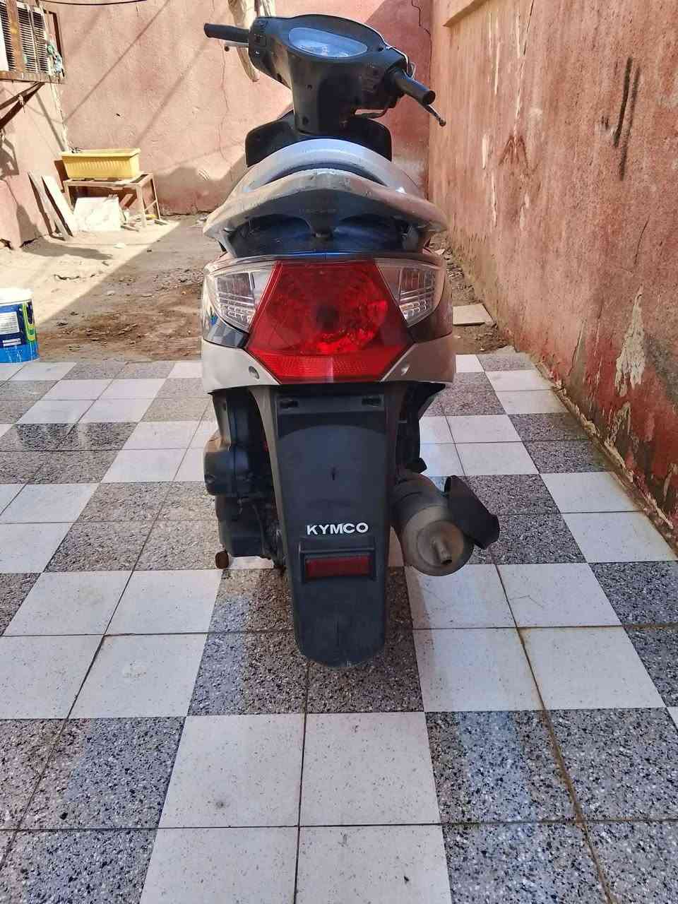 سلام عليكم كامكو v2موديل 14محرك 150جاهزه ونضيفه مابيه اي  نقص السعر خاص مكاني رفاعي  الاتصال
***********
