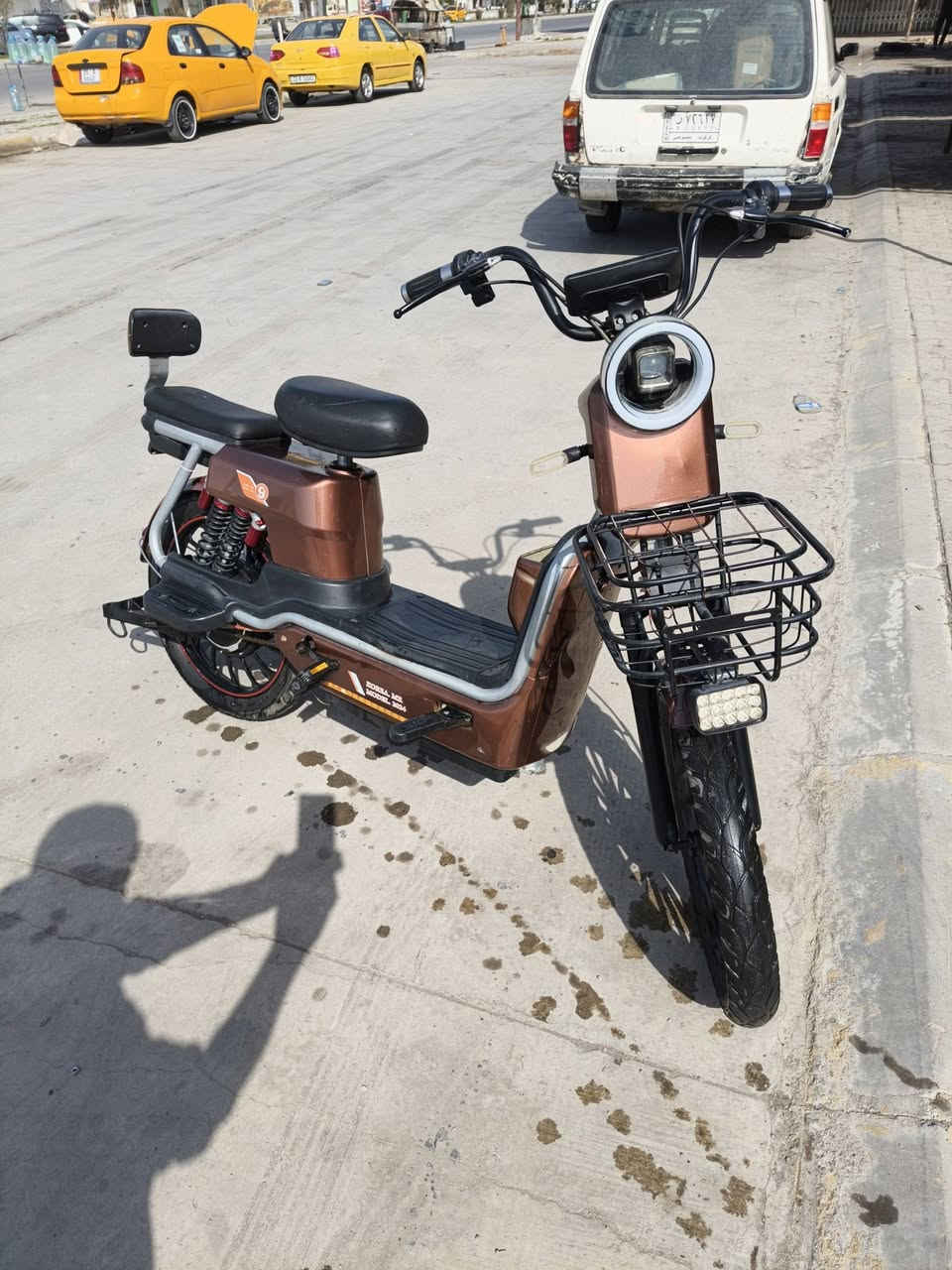 دراجة شحن نوع Korea Mr بحالة جيدة جداً (أخت الجديدة) سويج عدد 2 وبصمة عدد ٢ وكارت عدد ٢٢ السعر 300 وبيه مجال عنوان كركوك حي الواسطي رقم (***********)
