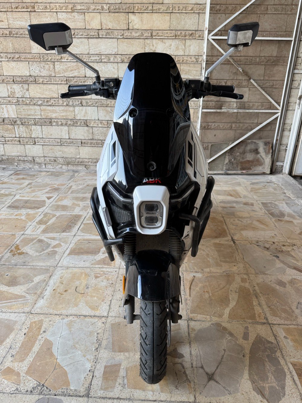 دراجة كهربائية شحن 
نوع : سوبر ايبو 
اصدار شركة : Apk 2025
السرعة : 100
نوع وحجم البطارية : ليثيوم  50 امبير 72 فولت 
حجم الملف : 2500  اورجنال
المسافة : 70 كيلو واكثر
شاشة : اندرويد
ثلاث سرعات
مثبت سرعة 
دبل اشارة 
ديسكات 
درع حديد حماية 
الاطارات حجم 12
تتحمل وزن الشخص اكثر من 120 كغم
الدراجة غير مشمولة بنظام الحجز المروري يعني ( متنحجز) 
نظام تشغيل عن بعد
كارت تشغيل ( لمس الشاشة فقط)
نظام حماية تنبيه وانذار  عند اللمس والحركة 
نظام الايت 
ناصي عالي رماش 
نظام البارك p
دبل سويج 
دبل كارت 
دبل ريمونت
ثلاث طرق تشغيل 
مدة الاستخدام شهرين فقط 
السعر مليون و خمسميه 
العنوان بغداد : السيدية 
***********