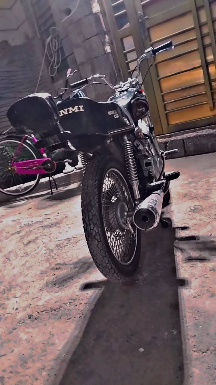 دراجه ايراني ادوات نضيفه مكفوله من السرقه العنوان بصره تنومه رقم ***********سعر 550وبيه مجال
