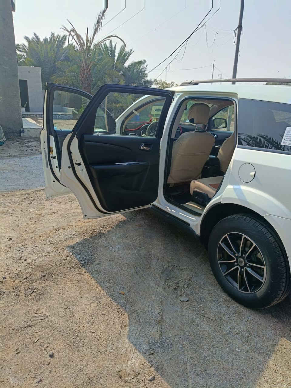 السلام عليكم جورني 18للبيع محرك 2400ماشيه72شاشه كبيره كامرا دواران حساسات خلفيه  امامية راديتر 3 سروات زنون عالي ناصي اطارات جديده حداديه نظيفة تبريد قطعه واحده الارضيه جلد سعر 133  ***********مكان ناصرية
