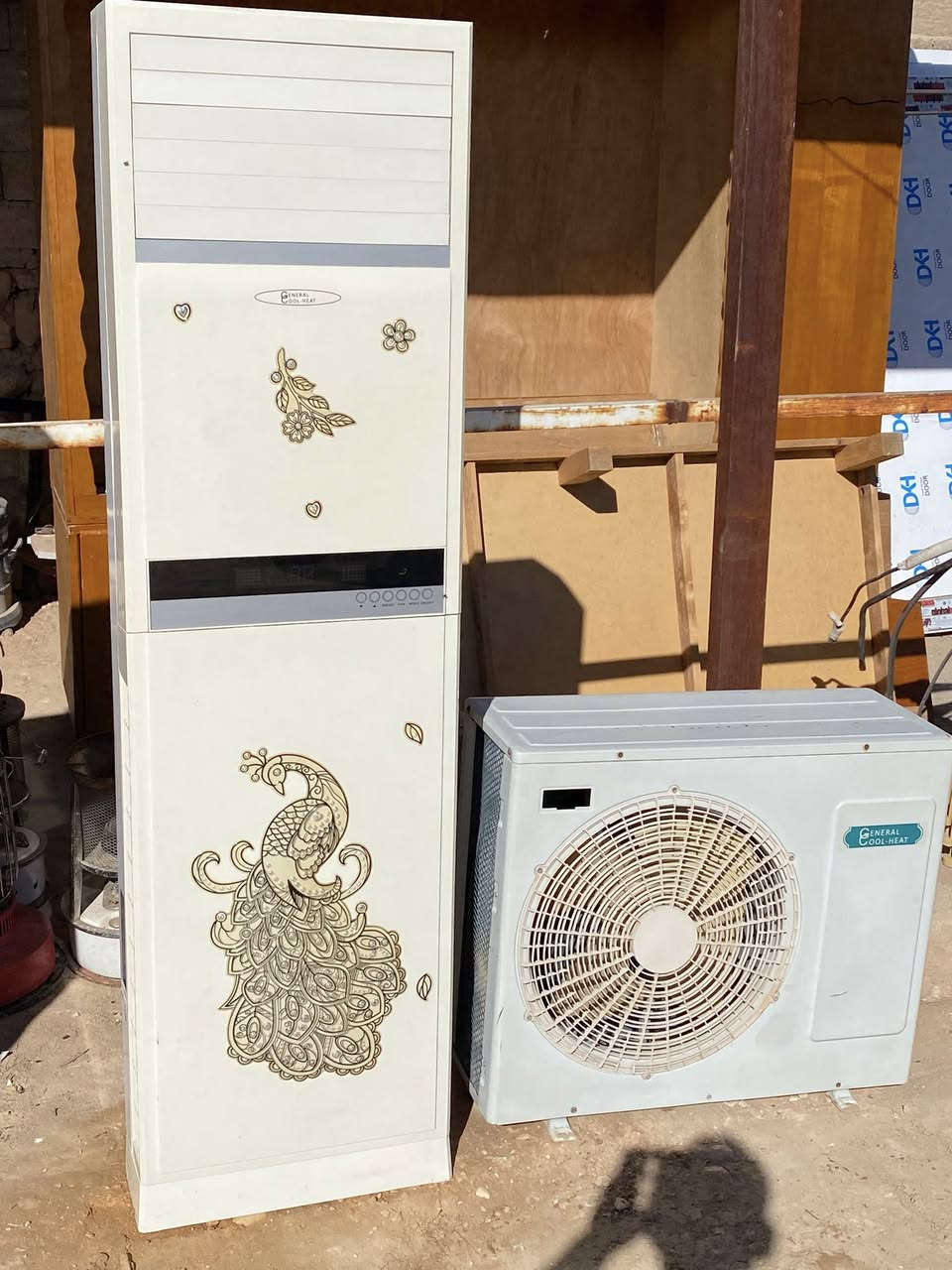 السلام عليكم
سبلت عامودي طنين ونص شرط بلادي بس ينشد 

سبلت جداري طن ونص بلادي بس تشد

كاونتر 3 امتار ونص ويا طباخ وساحبه وبي مكان ثلاجه سنك مرمر

ثلاجه بابين هيه مجمده هيه ثلاجه 

***********
واتساب ☎️📞📩
