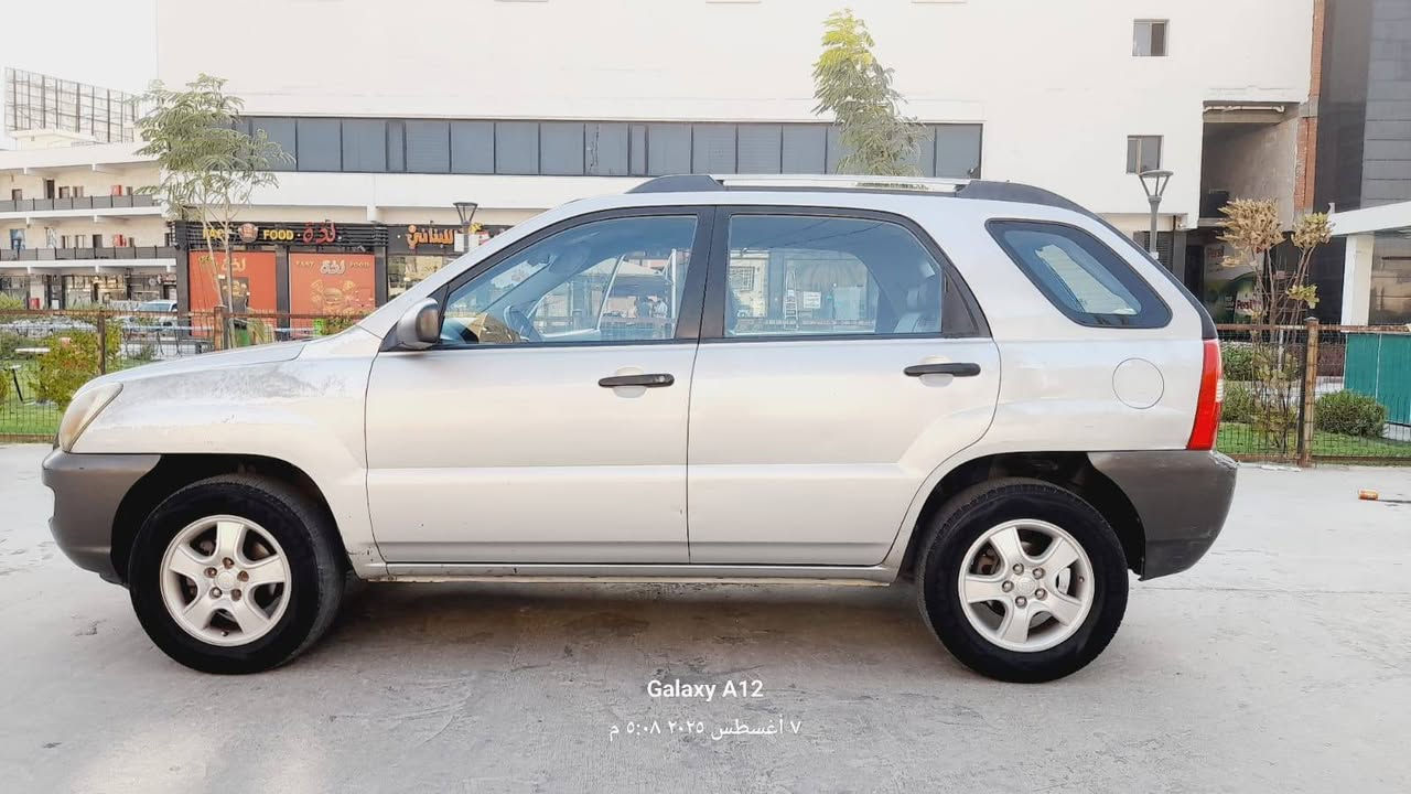 السلام عليكم ورحمة الله اخوان مكلف بالنشر 
كيا سبورتج موديل ٢٠٠٧ وارد امريكي ميكنه دوش
 السياره حلوه ونضيفه بيه بعض الجراد
كير مكينه تبريد ان شاء الله جاهزه وين متحب من حقك تفحص وتجيك اخوان السعر 88$ وبيه مجال بسيط ***********
***********
 للتواصل على الرقم وتساب بغداد, العراق
